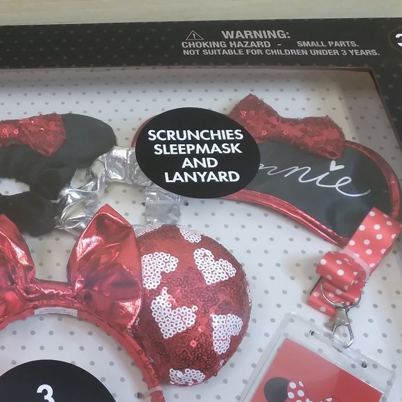 Disney Exclusive Collection 3 sets of ears and plenty of extras in the b… - Picture 2 of 8